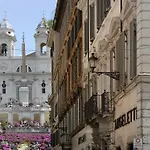 Crossing Condotti