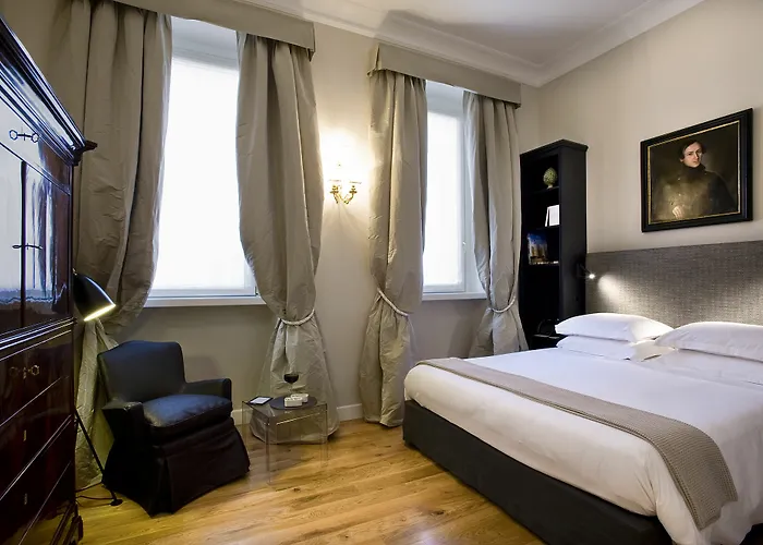 Crossing Condotti Gasthuis Rome