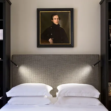 Crossing Condotti Róma