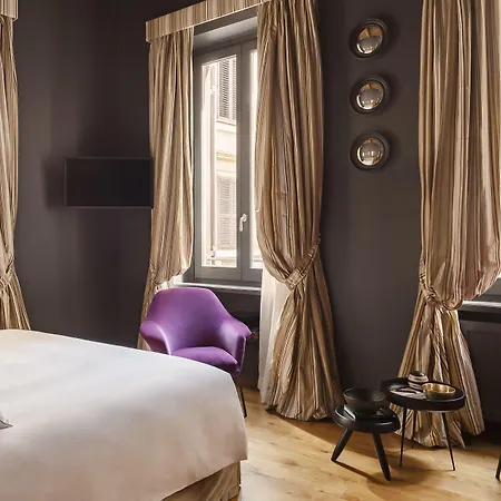 Crossing Condotti Róma