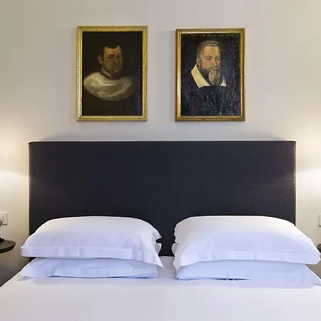 Crossing Condotti Vendégház Róma