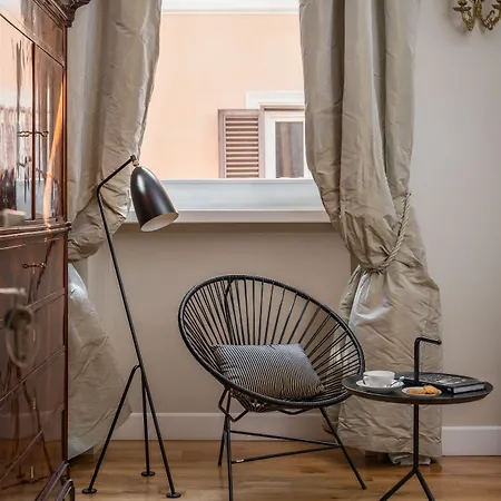 Crossing Condotti Roma