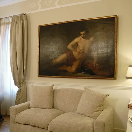 Crossing Condotti 4*